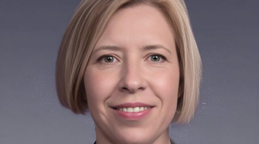 Dr. Anna Becker
